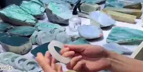 卖翡翠砍价搞笑视频
