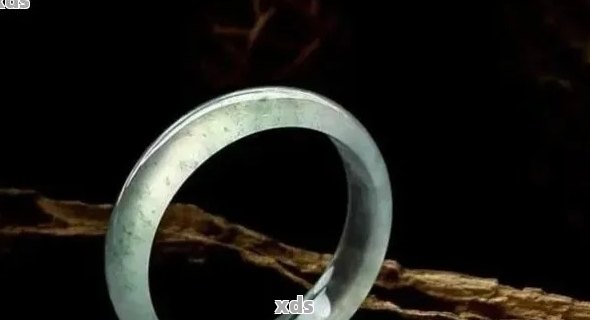梦见捡到玉镯，探寻梦境背后的深意与启示